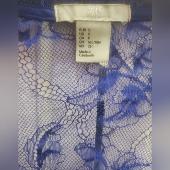 Blue & black lacy crop top cardigan with black lining in front and sleeves! - Picture 7 of 7